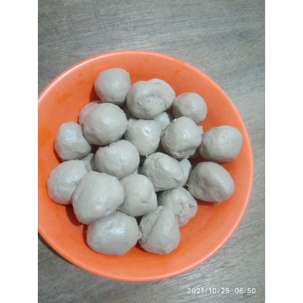 

BAKSO DAGING SAPI NIKMAT LEZAT GURIH KENYAL MANTAP