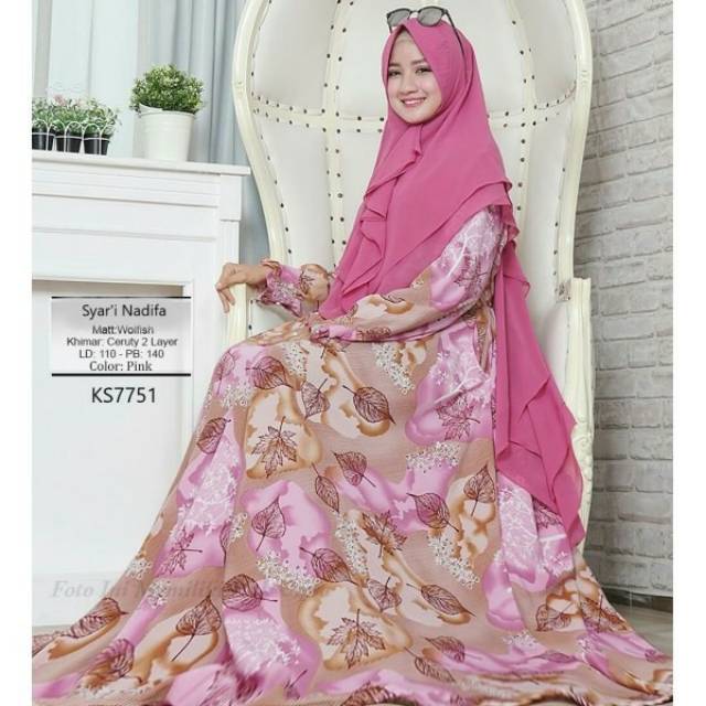 Busana muslimah syar'i