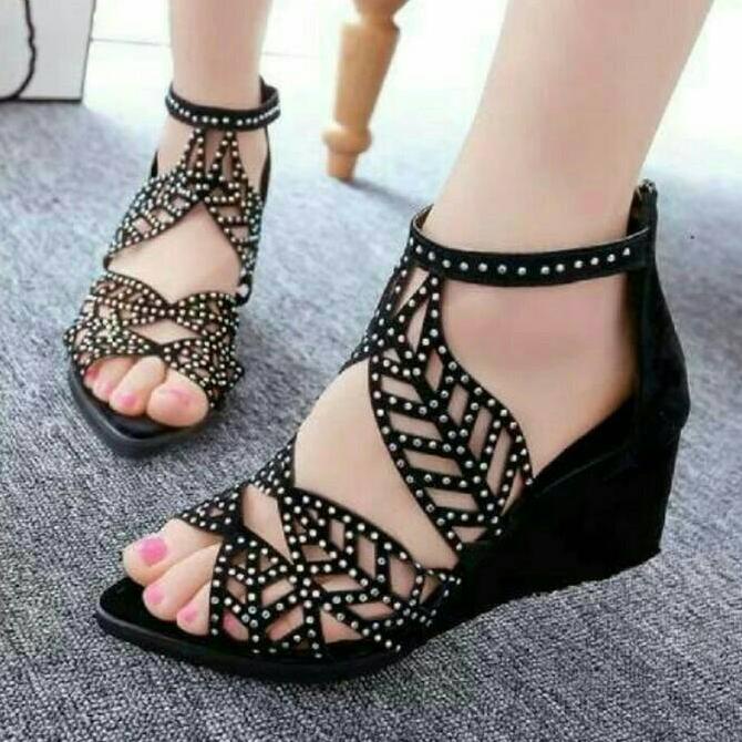 Wedges Daun Hitam RS / sepatu murah PROMO