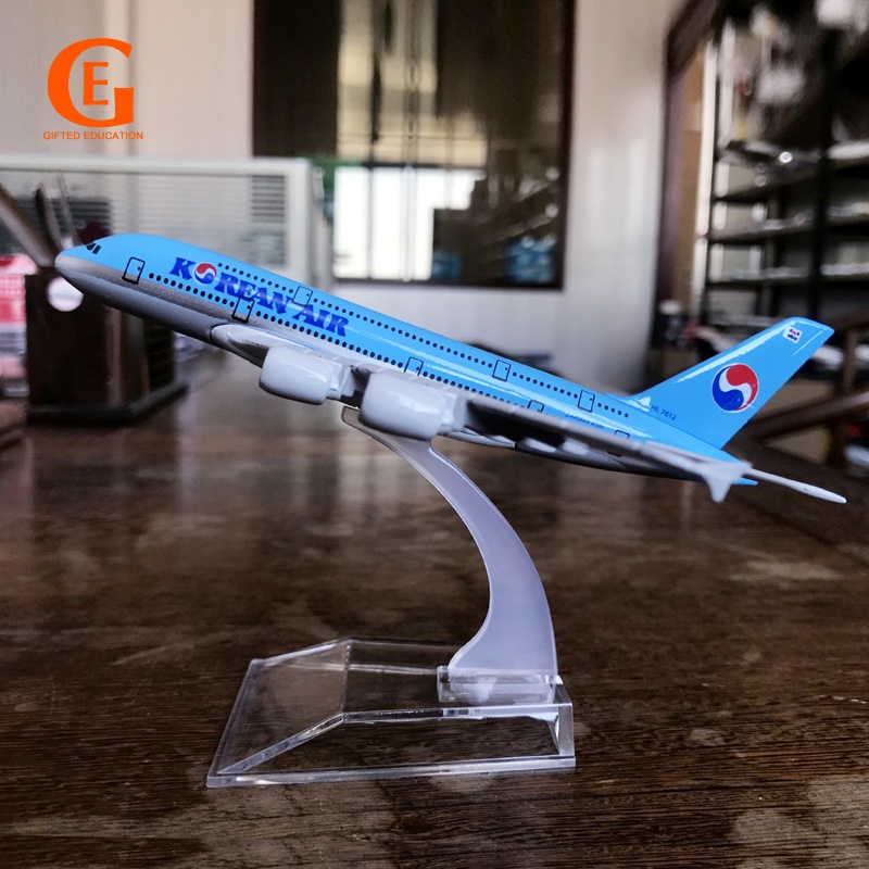 Miniatur Diecast Pesawat Airbus 380 A380 Korea Bahan Alloy Metal Ukuran 16cm Untuk Koleksi