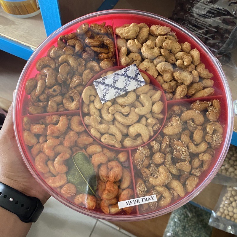 

PAKET KUE LEBARAN TRAY KOMPLET 5 ANEKA RASA KACANG - KUE LEBARAN