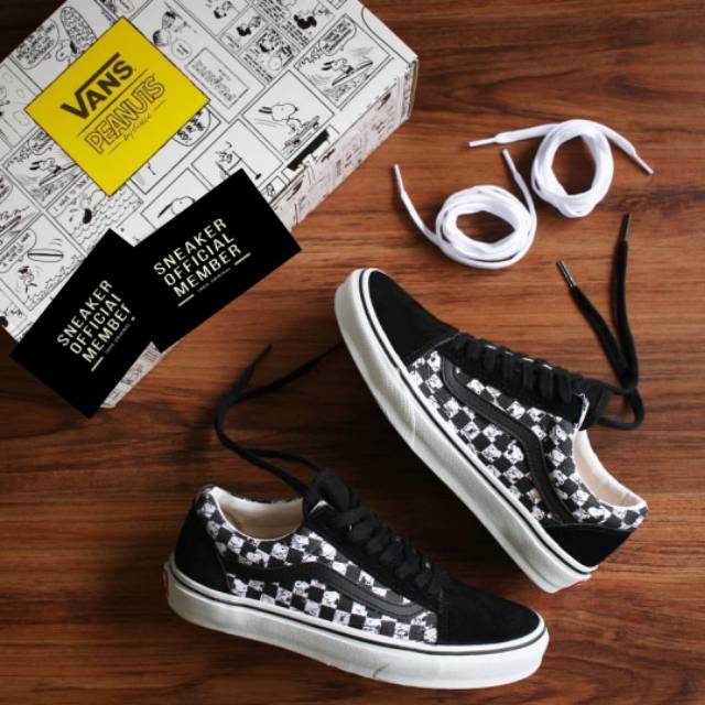 harga vans peanuts original