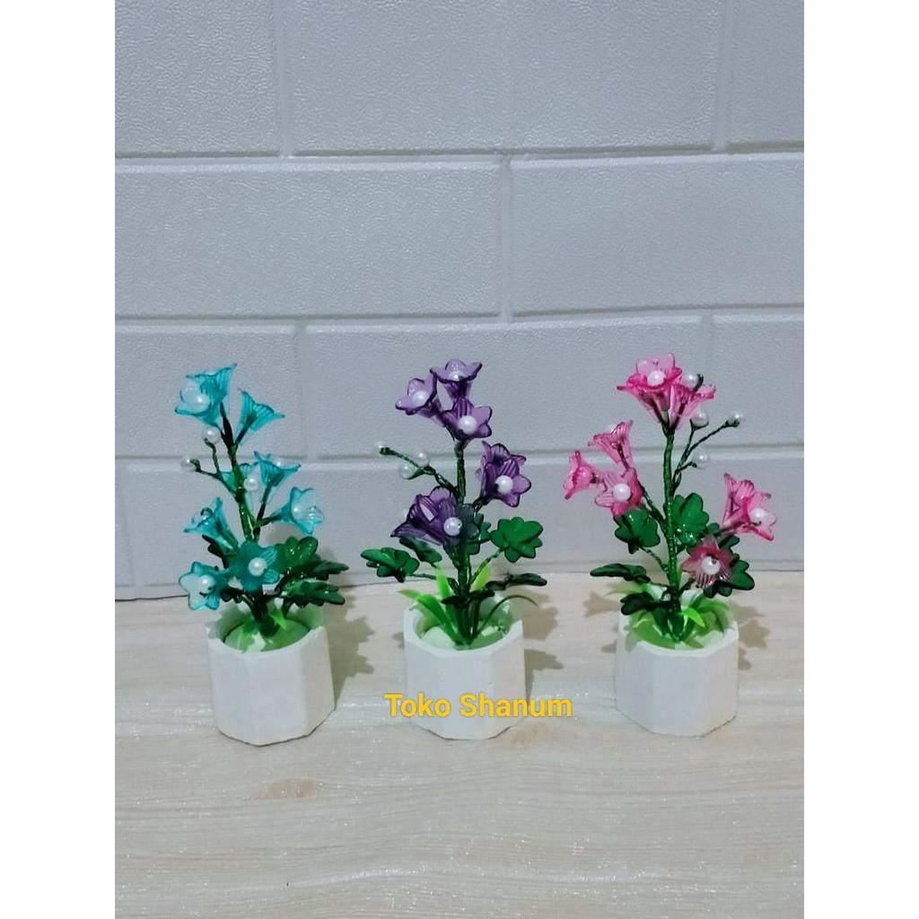 Pot + Bunga kristal lili/ Bunga Akrilik/ Bunga murah