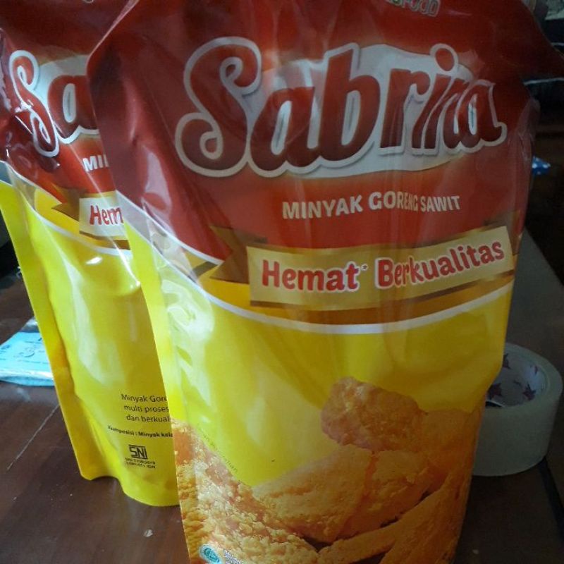 

minyak goreng sabrina/sania