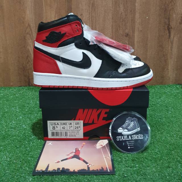 SEPATU NIKE AIR  JORDAN  1 RETRO HIGH SATIN BLACK TOE 100 