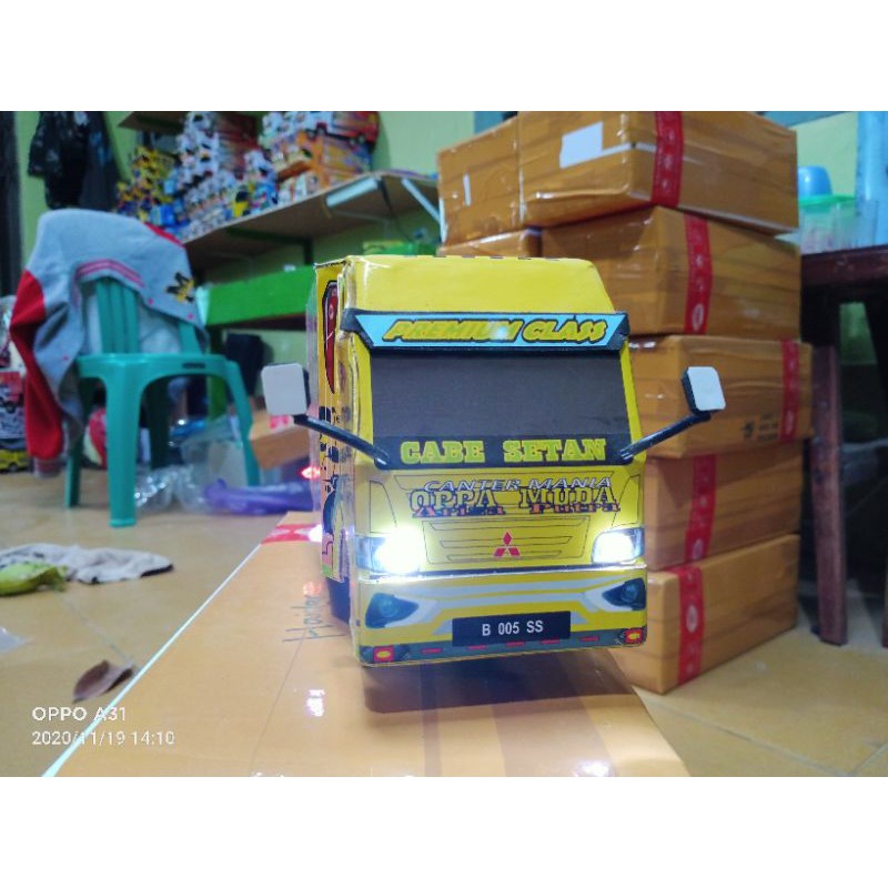 miniatur truck oleng BISA CUSTOM FOTO DAN NAMA DI PINTU BELAKANG