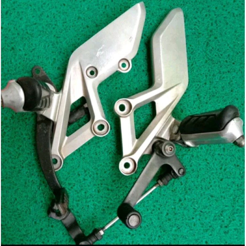 Footstep depan Cbr 150 R Non led Original ori Step Cbr 150 k45a original