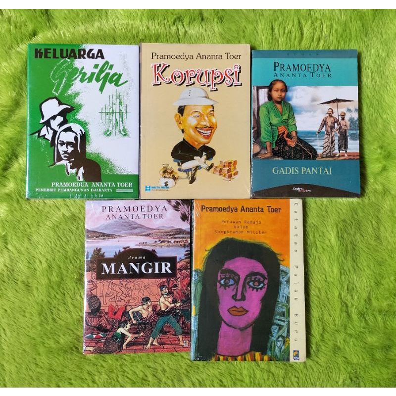 NOVEL SASTRA DAN SEJARAH BIOGRAFI KORUPSI DRAMA MANGIR PERAWAN REMAJA DALAM CENGKRAMAN MILITER