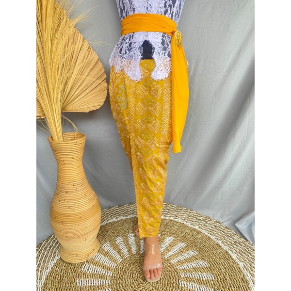 Kebaya Bali By Ani Kamen Jadi Bordir Strait + Selendang Sifon