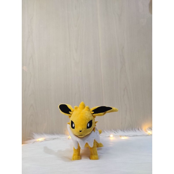Boneka Pokemon Jolteon - Pokemon Center