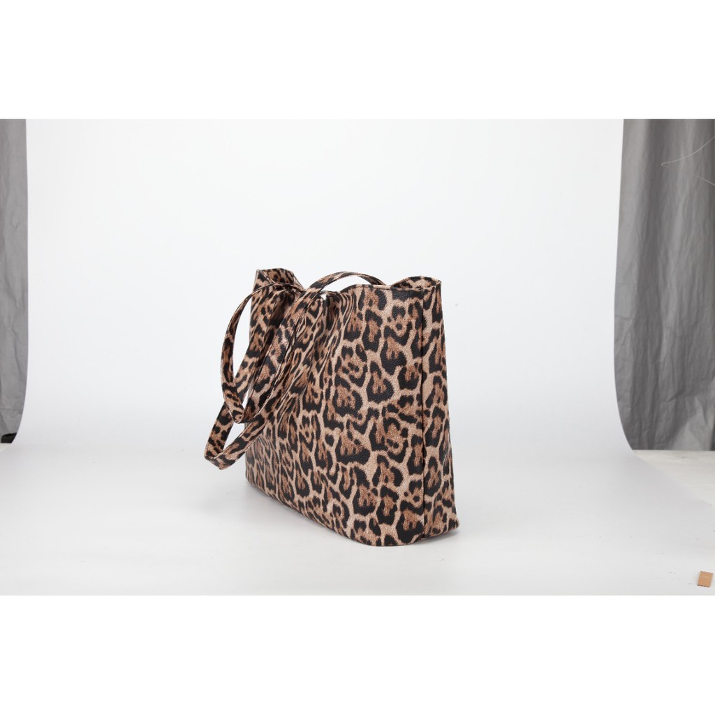 Totebag wanita z4ra bermotif leopard simple import style#039