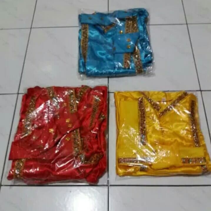 Baju adat makasar cowok size S dan M