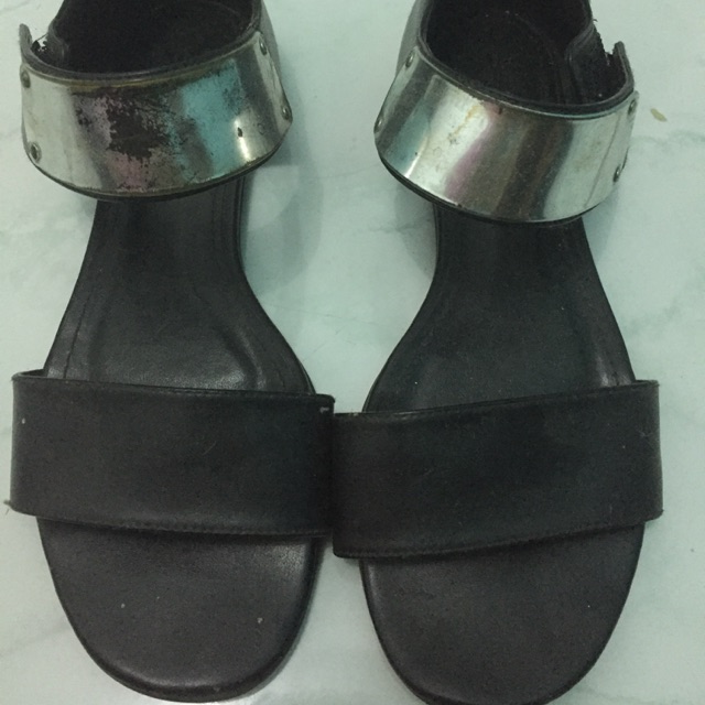Sepatu Sendal Charles & Keith