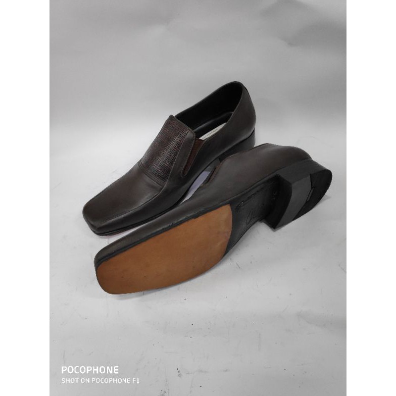 Sepatu Pantofel untuk Pria Sin Lie Seng seri 827