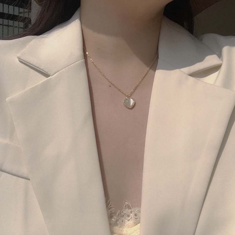 Kalung Liontin Opal Bentuk Hati Aksen Berlian Imitasi Gaya Korea Untuk Wanita