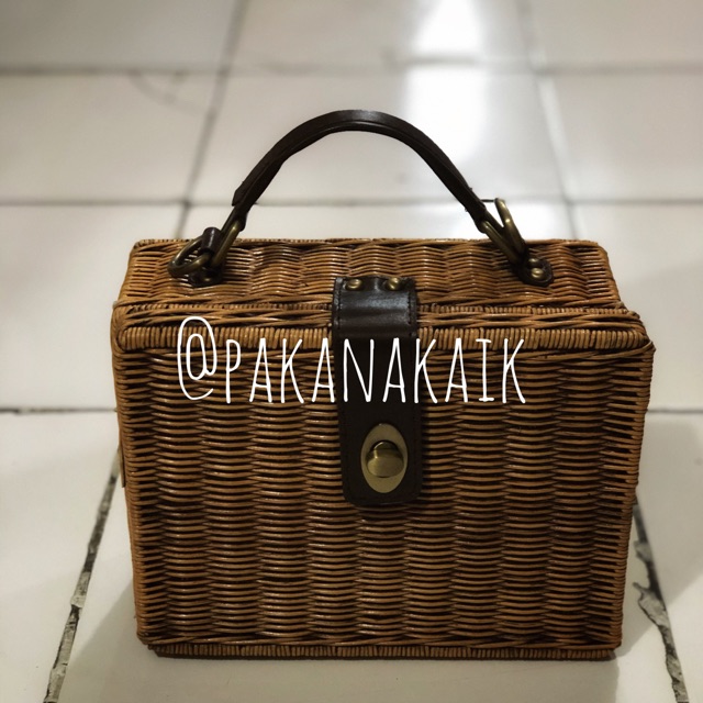 Tas Rotan Kotak