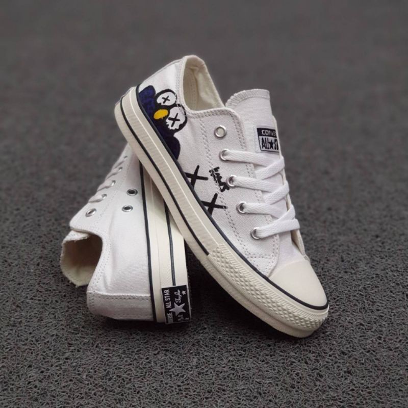 Converse x elmo kaws low