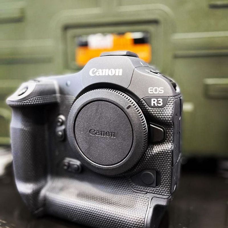 Canon EOS R3 Mirrorless Camera