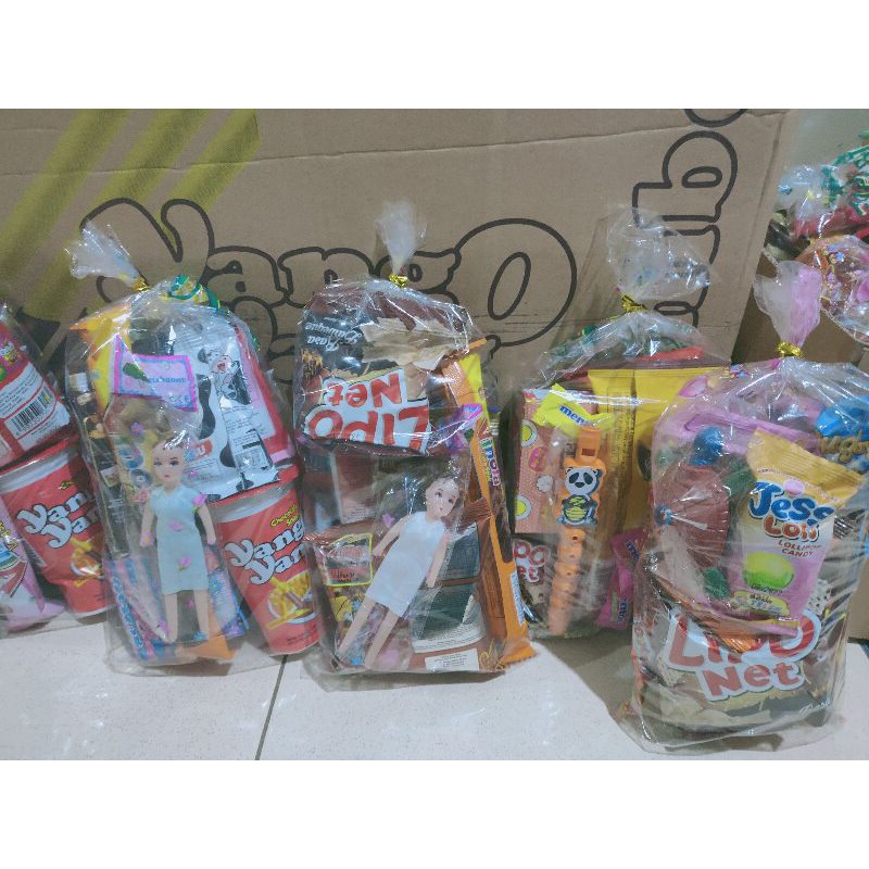 bingkisan snack +mainan ulang tahun anak/souvenir murah/