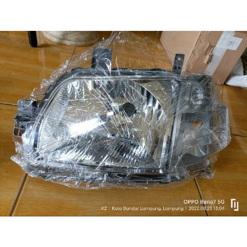 Lampu besar Daihatsu Grand max sebelah kiri taiwan