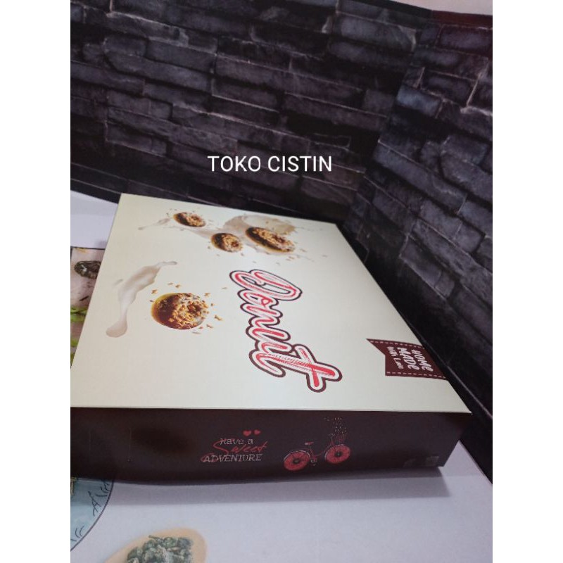 

Box Donat UK 30x24
