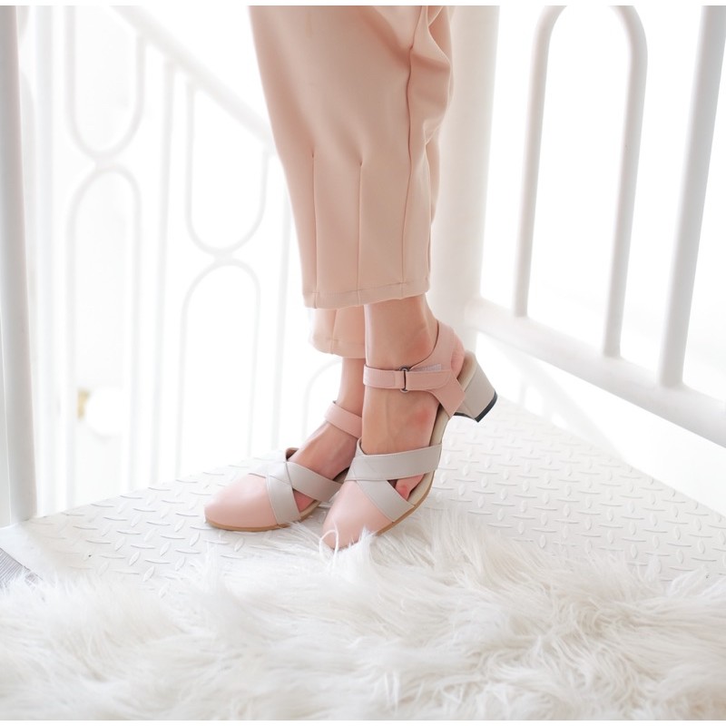 WIKKY HEELS - Sepatu wanita / heels wanita