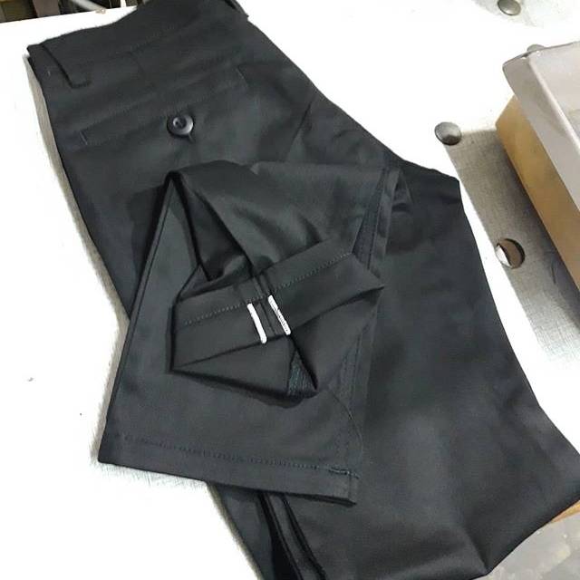  Chino  Aksen Selvedge  Putih Shopee Indonesia