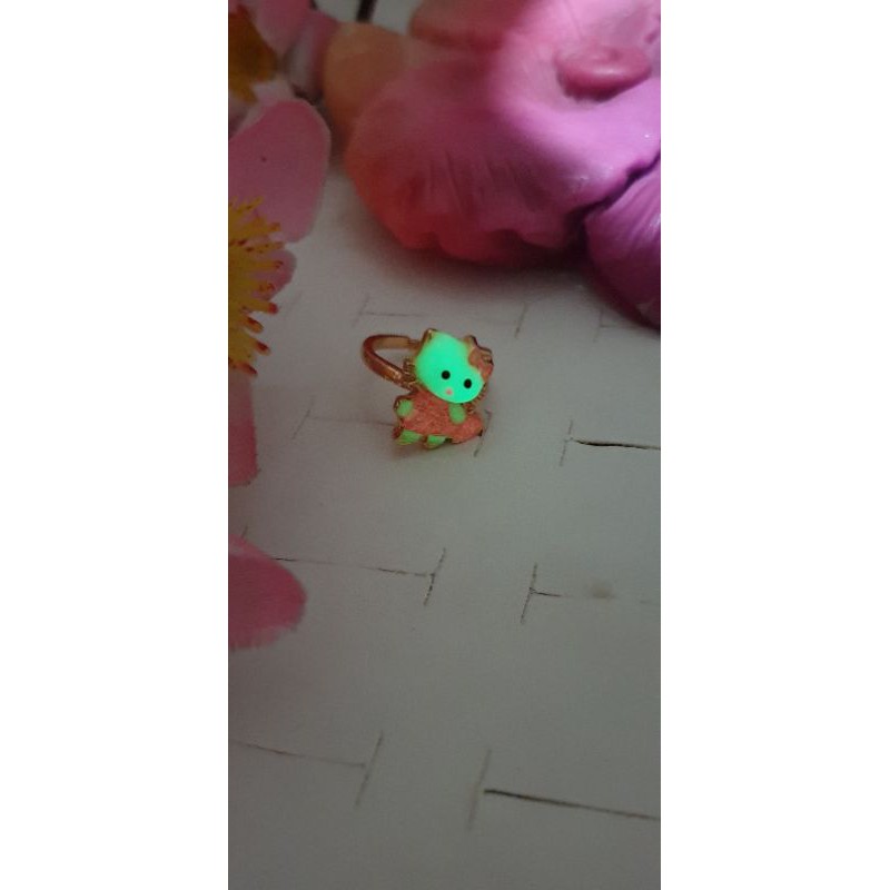 Cincin Anak GLOW IN THE DARK Hello Kitty Lucu &amp; Unik