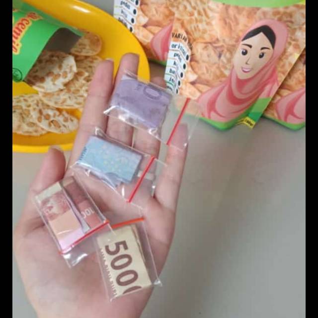 

Snack berhadiah uang dan emas