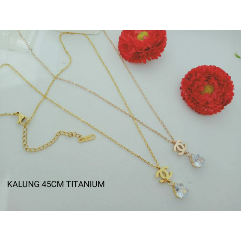 Fourfashion Kalung Titanium Chenel Bandul Batu Permata Kekinian S169