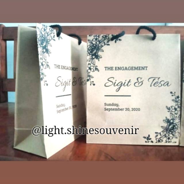 

Paperbag bahan kraft coklat 150gsm (tebal)