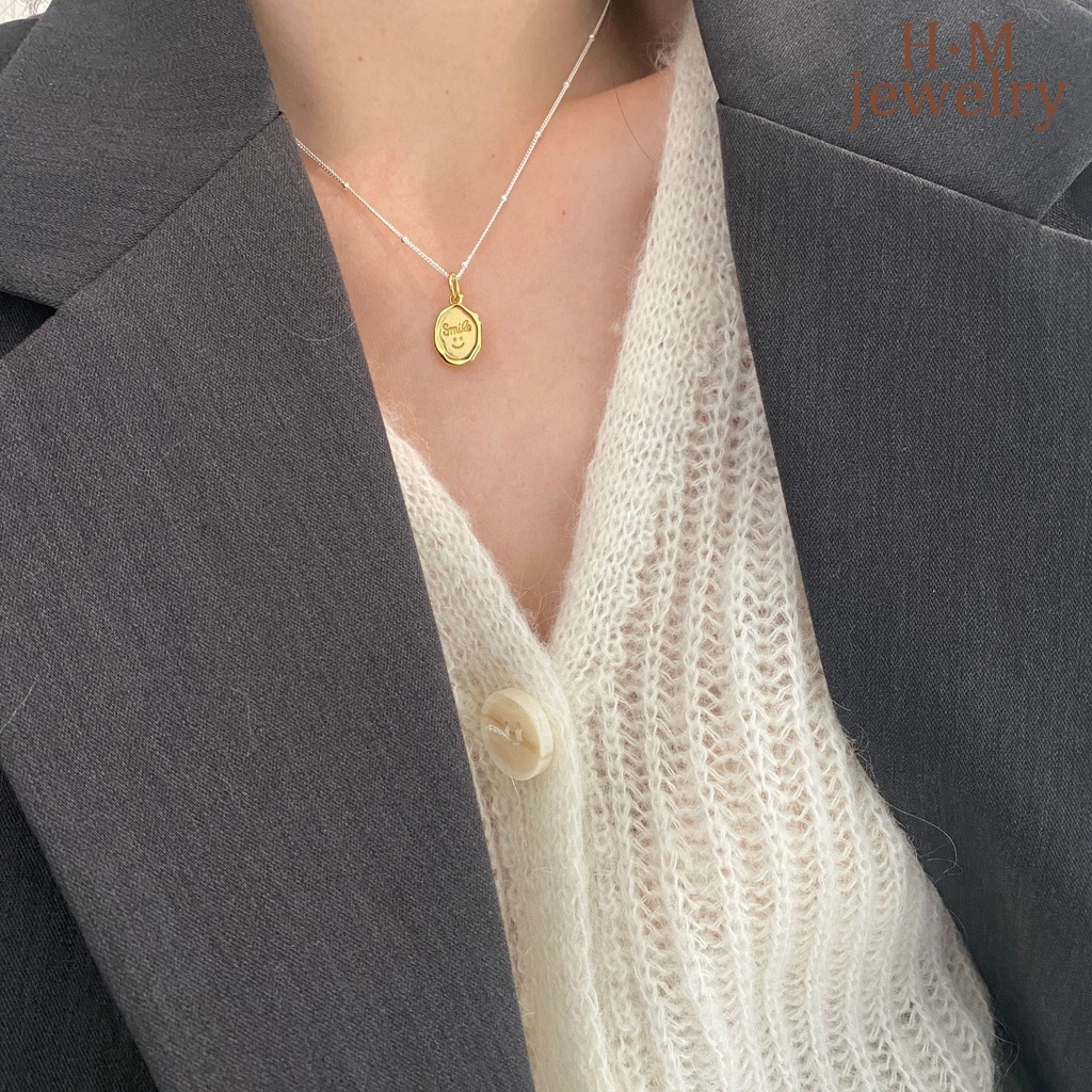 Kalung Rantai Liontin Oval Motif Smiley Face Warna Emassilver Untuk Wanita
