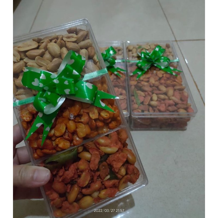 

Hampres Aneka Kacang Tanah Thailand/Bawang/Bumbu Toples Persegi Sekat 3 Var