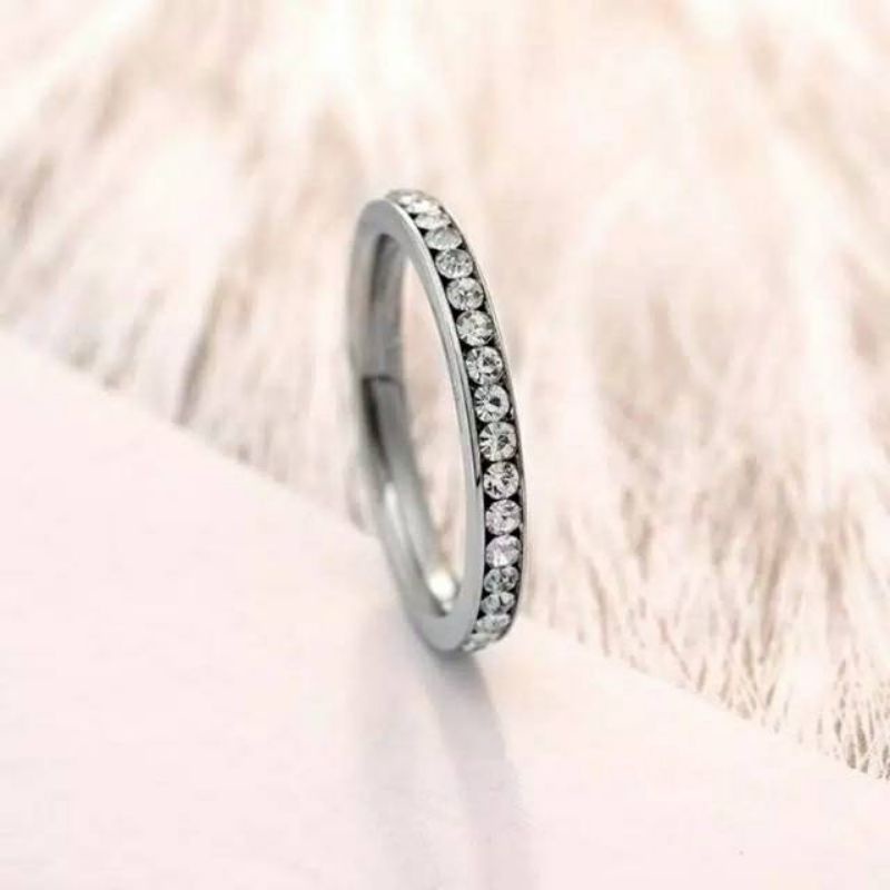 Cincin Full Permata Model Kecil Titanium Wanita