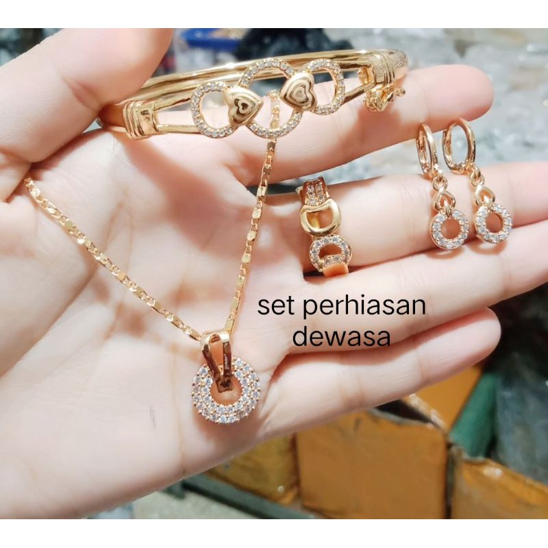 1 set perhiasan dewasa motip mempesona 1