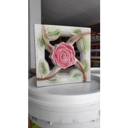 Loster Keramik 20 x 20 Mawar