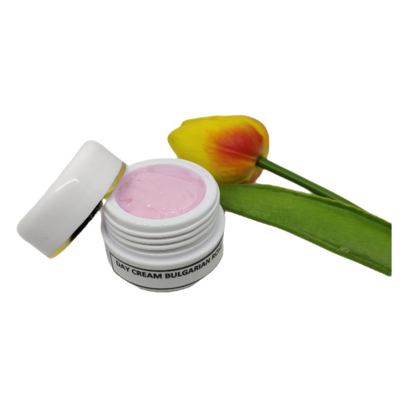 GLOWING DAY CREAM BULGARIAN ROSE  PELEMBAB SIANG GLOWING