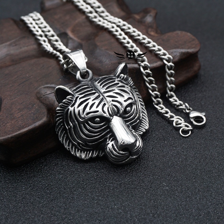 Kalung Liontin Kepala Harimau Bahan Titanium Steel Gaya Punk Rock Untuk Pria