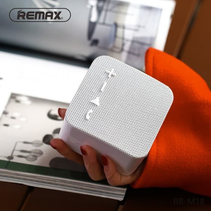 REMAX RB-M18 Fabric Portable Bluetooth Speaker