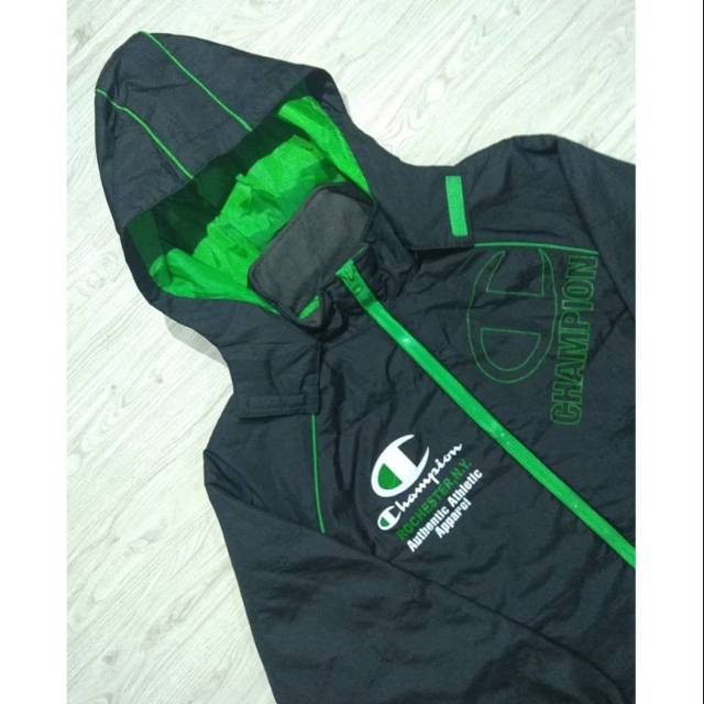 Jaket Training CHAMPION Coat Second Branded Original Hijau