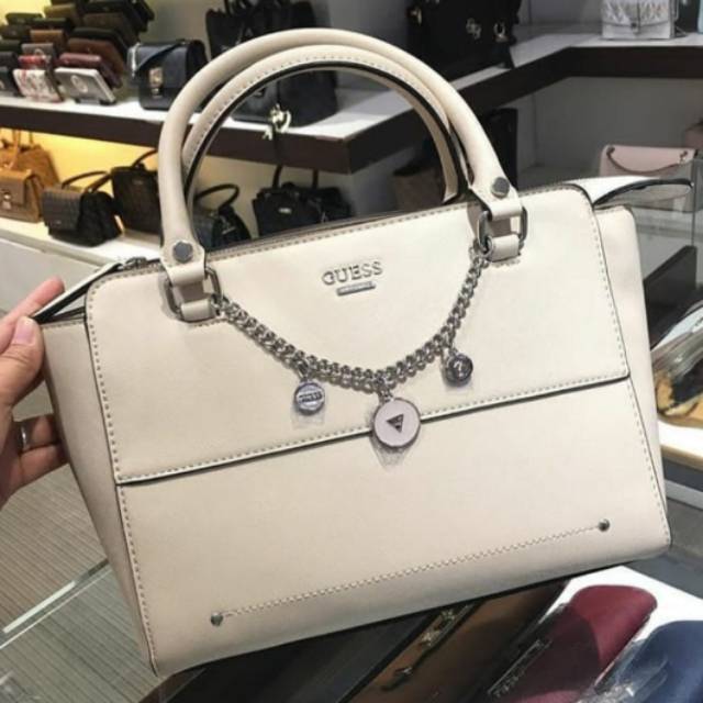 Tas guess ori mall art lorenzo