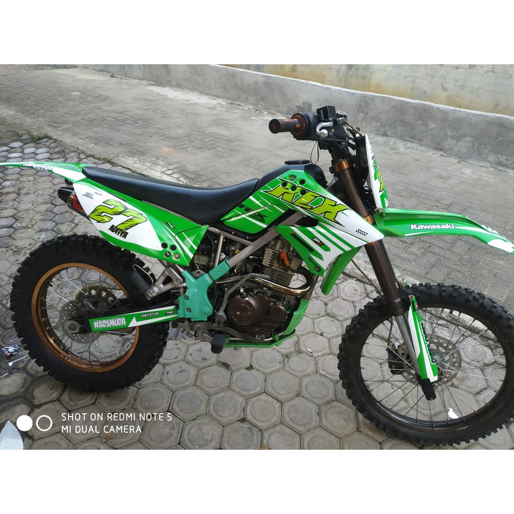 Decal KLX 150 L hijau putih keren