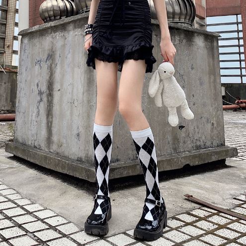 KT-10 KAOS KAKI SEGI HITAM PUTIH Sebetis Gothic Lolita Cosplay