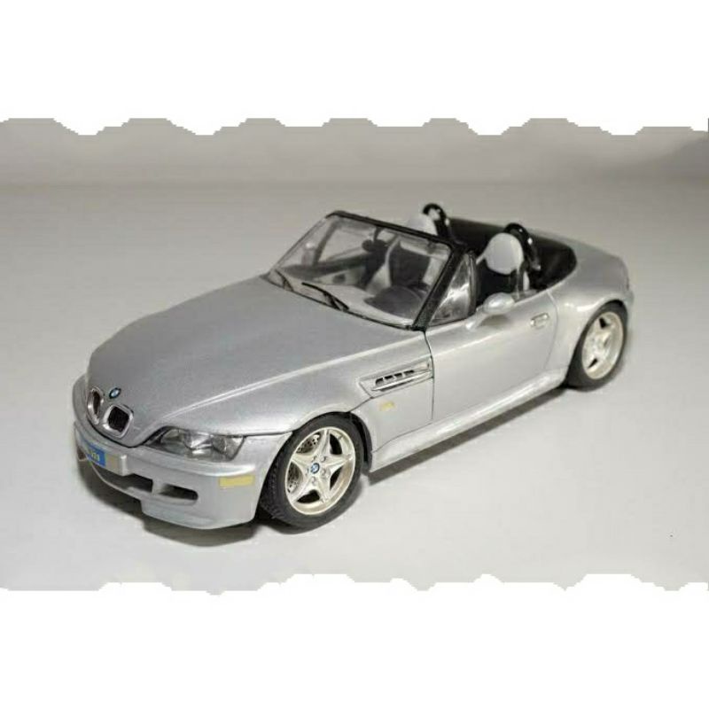 Diecast Mobil BMW M Roadster Miniatur 1:18 Bburago