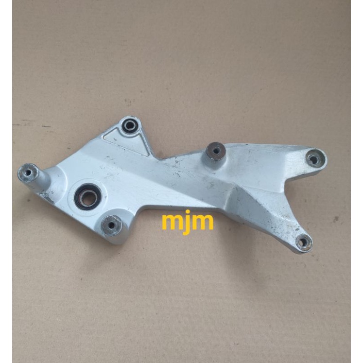 swing arem skywave dudukan knalpot skywave