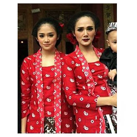 Kebaya Jumputan Tie Dye Mulan Jameela