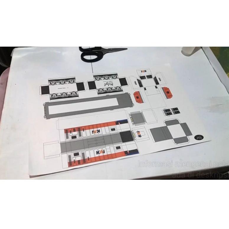 New DIY Miniatur Papercraft Lokomotif CC 203 ペ