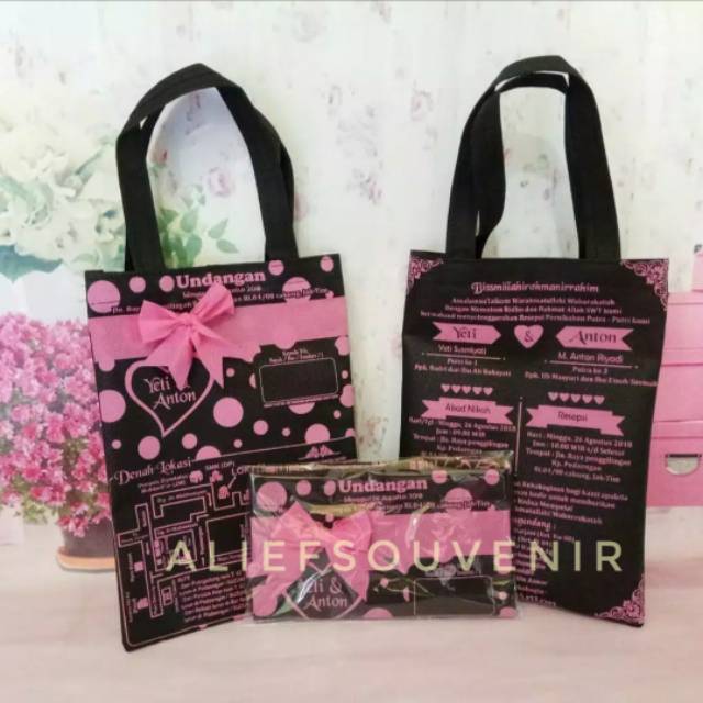 

Tas undangan pernikahan murah tas souvenir