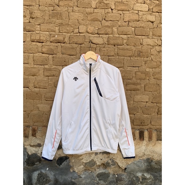 jaket olahraga descente putih size fit M second bekas preoved thrift murah long sleeve