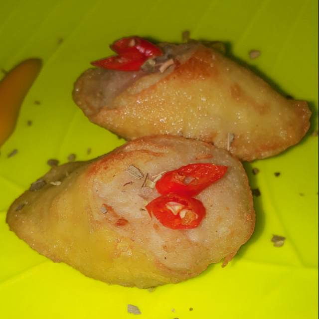 

EGG CHICKEN ROLL